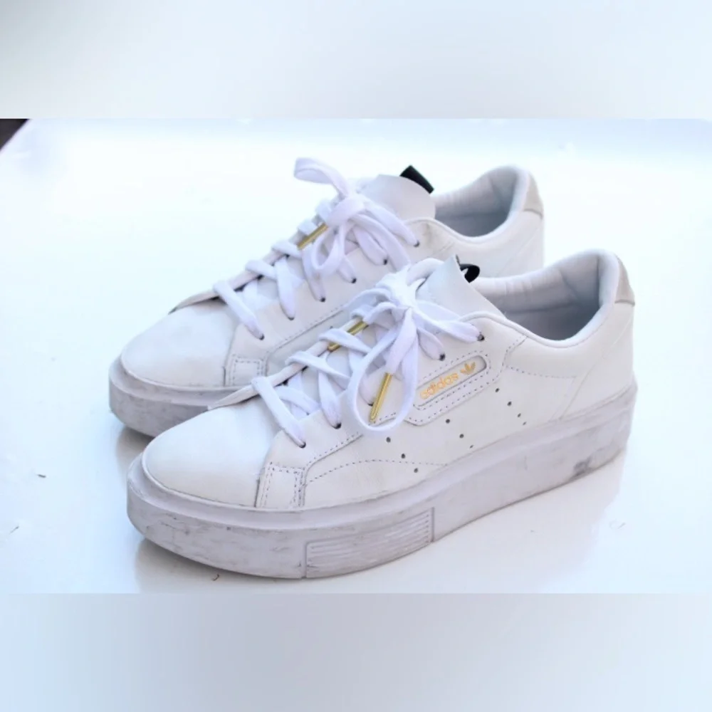 Adidas Sleek sneakers